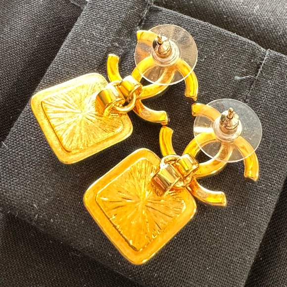 Chanel large crystal/rhinestone CC earrings - Picture 7 of 8